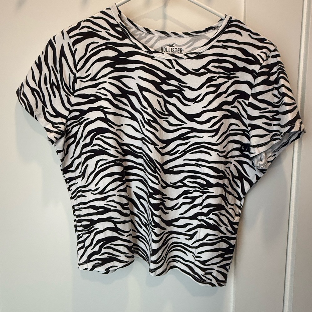 Hollister baby tee